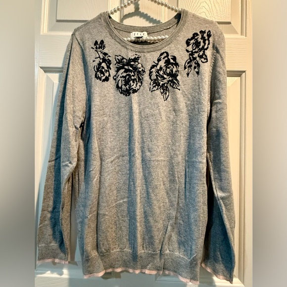 Women’s Elle sweater - gray with pink trim - beaded flower details. Size XL Cute - Picture 3 of 10